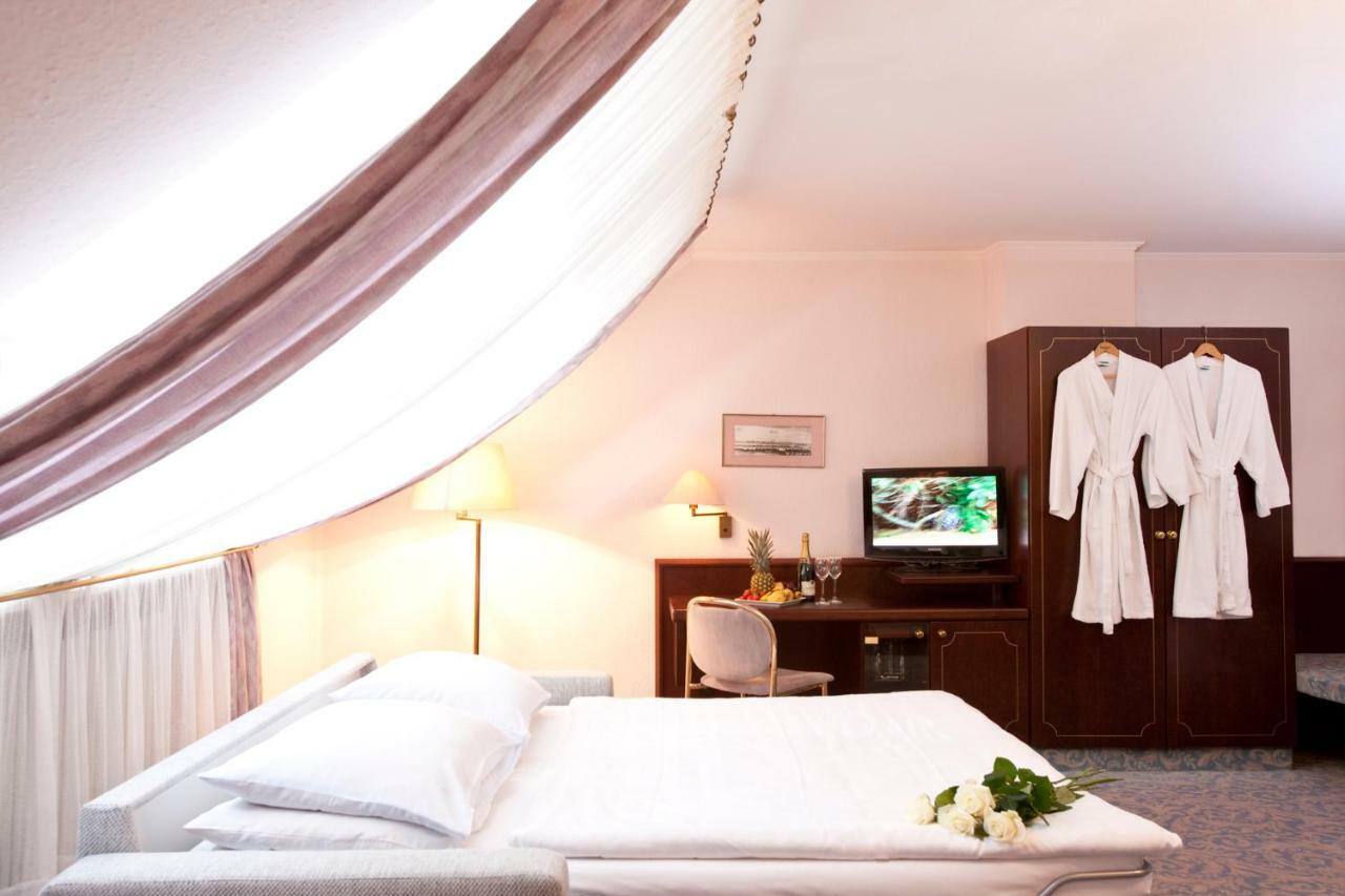 Leine Hotel Pattensen Zewnętrze zdjęcie